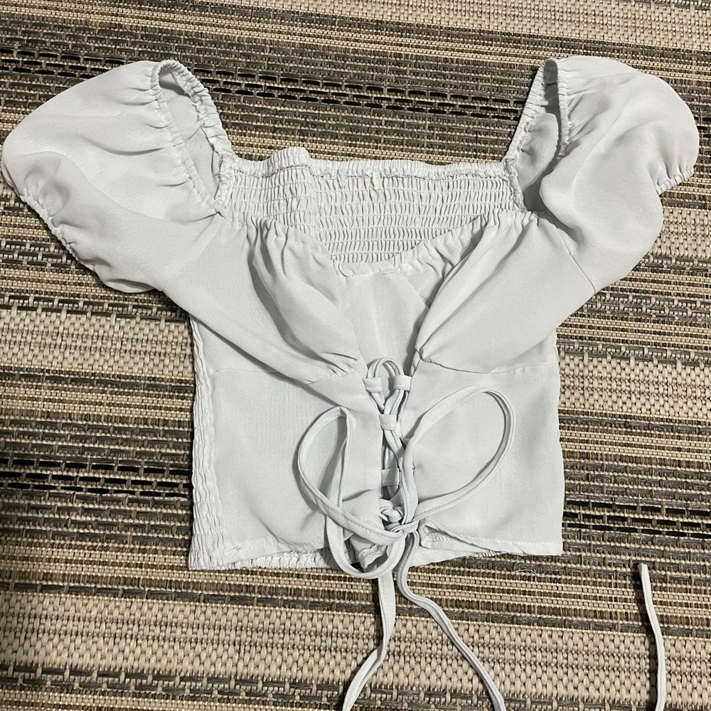 white romantic puff sleeve lace-up top, stretch back